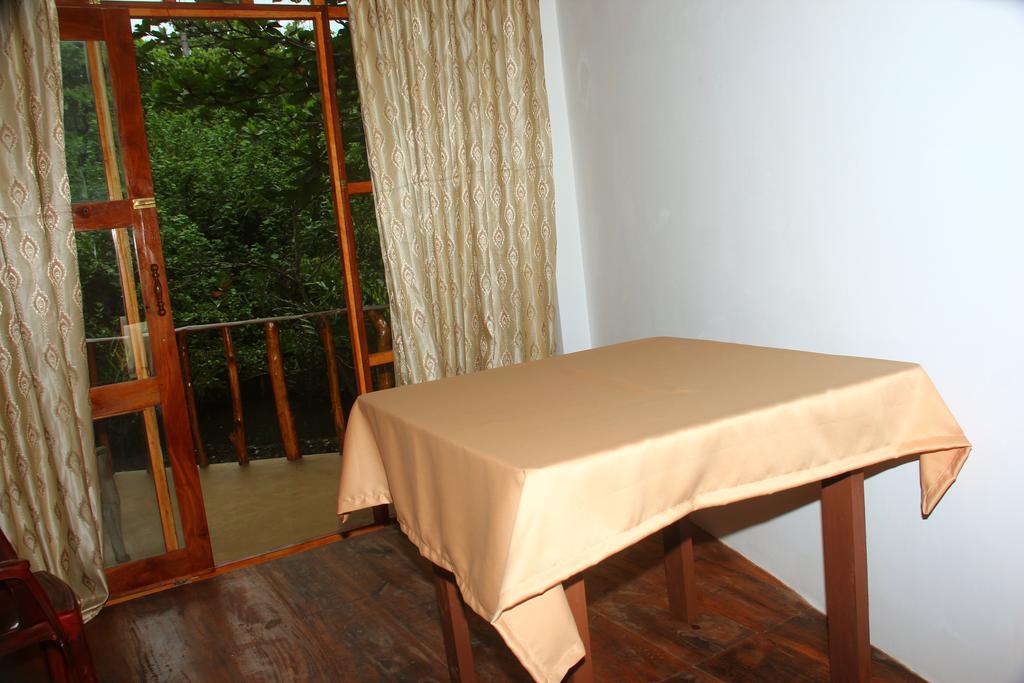 Seasons Four Mini Jungle Cabana Matara Quarto foto